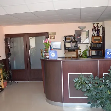 Отель Armira Family Ивайловград
